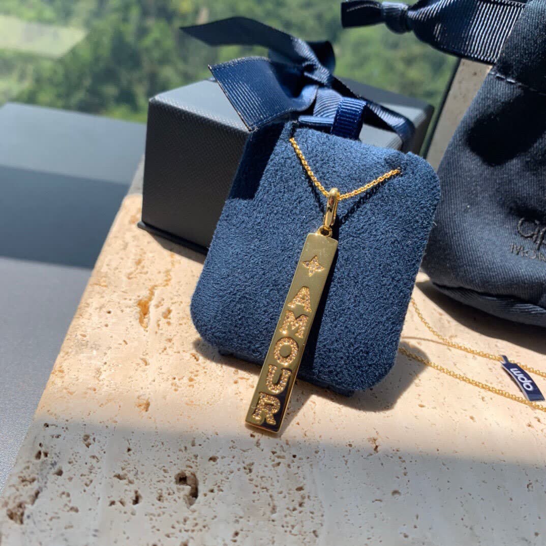 APM Monaco Amour Bar Pendant Necklace